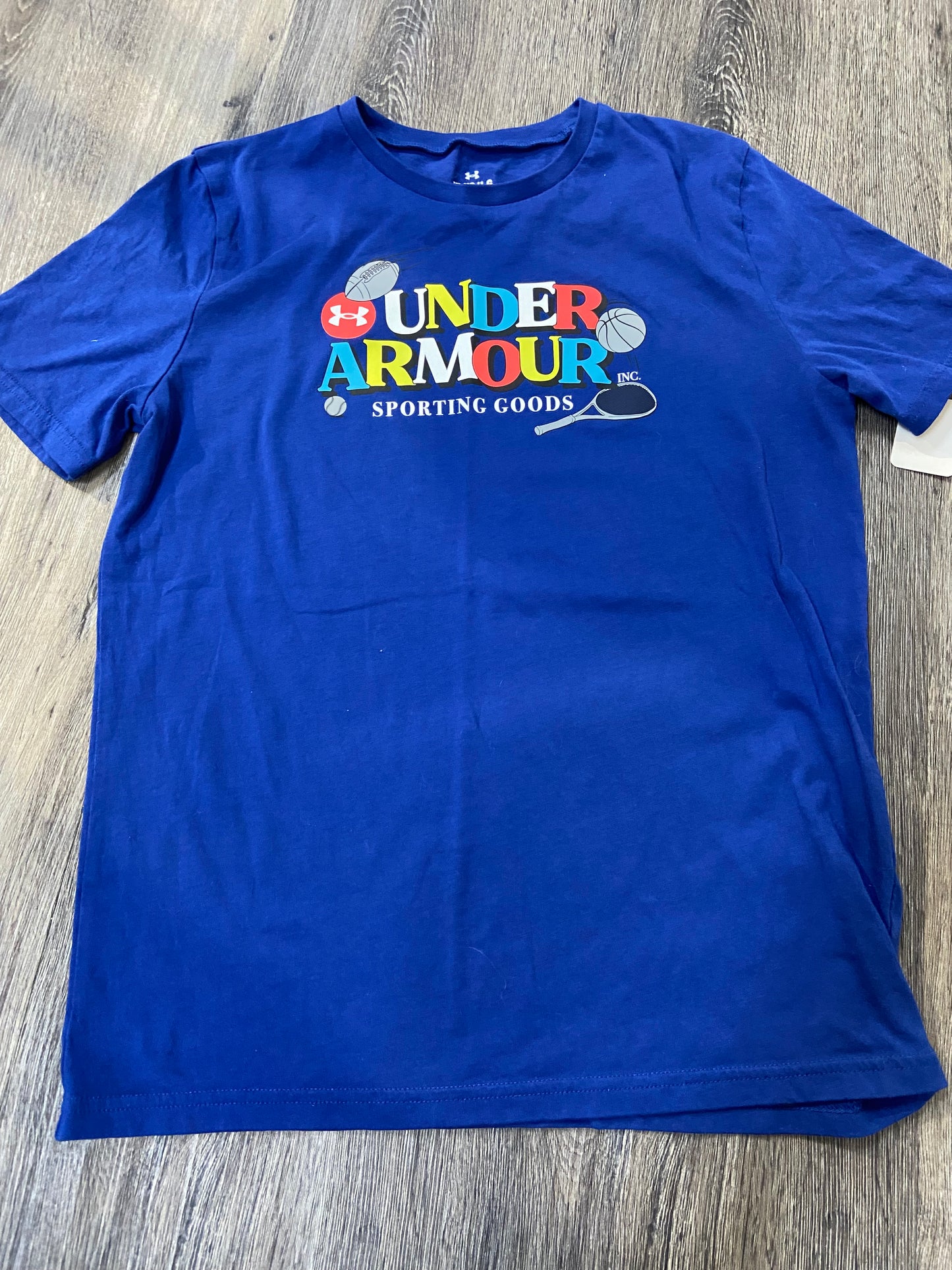 L (10) “Under Armour” T-shirt