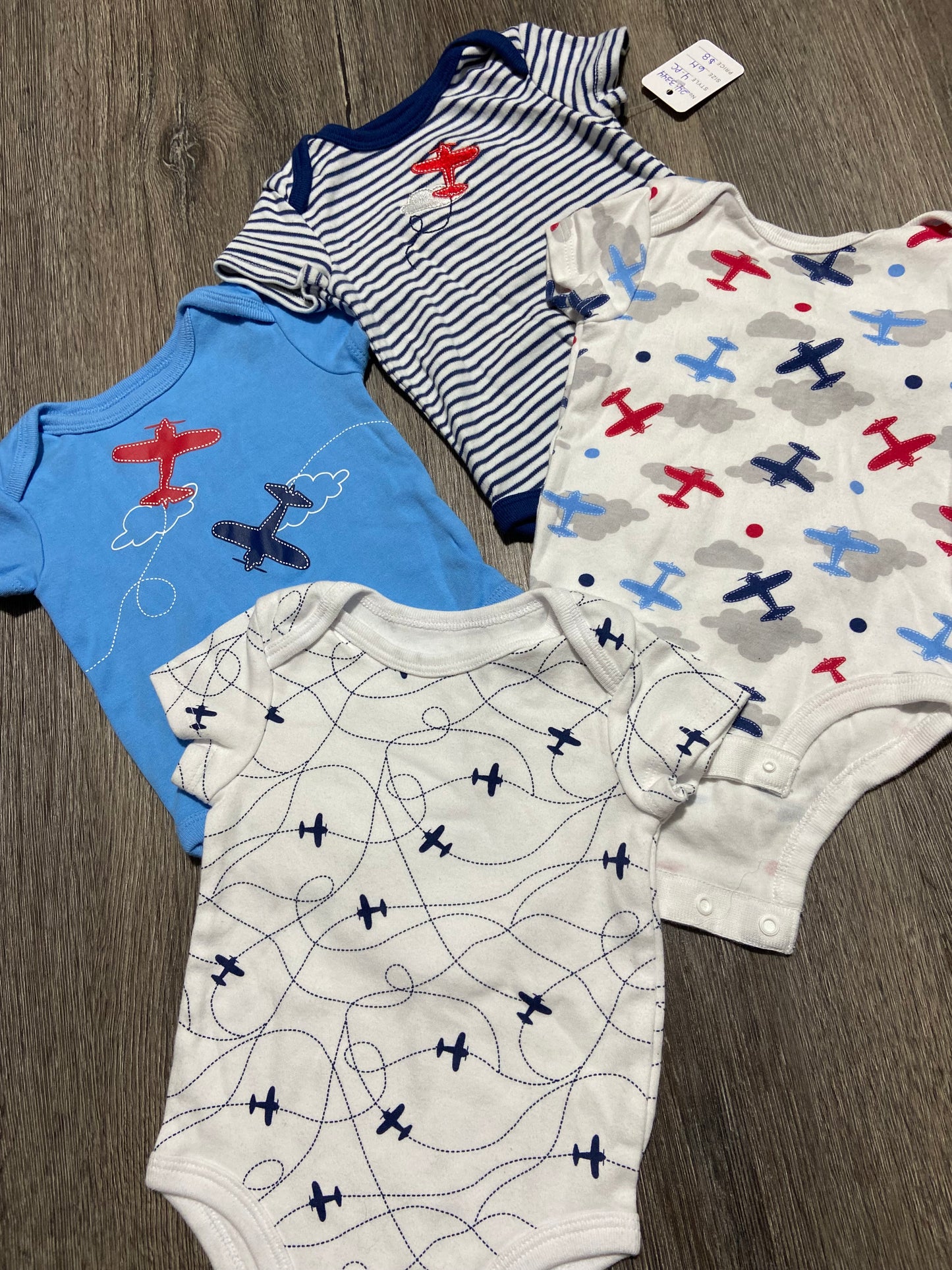 6 M “Rococo” Onesies x 4 *LIKE NEW*