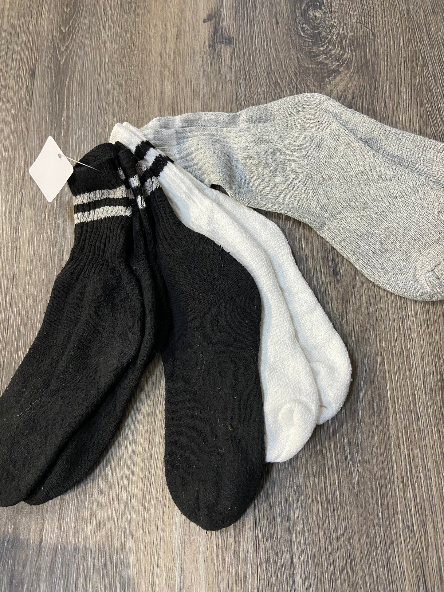 4 Pairs of Socks *Approx. Size 10-12*