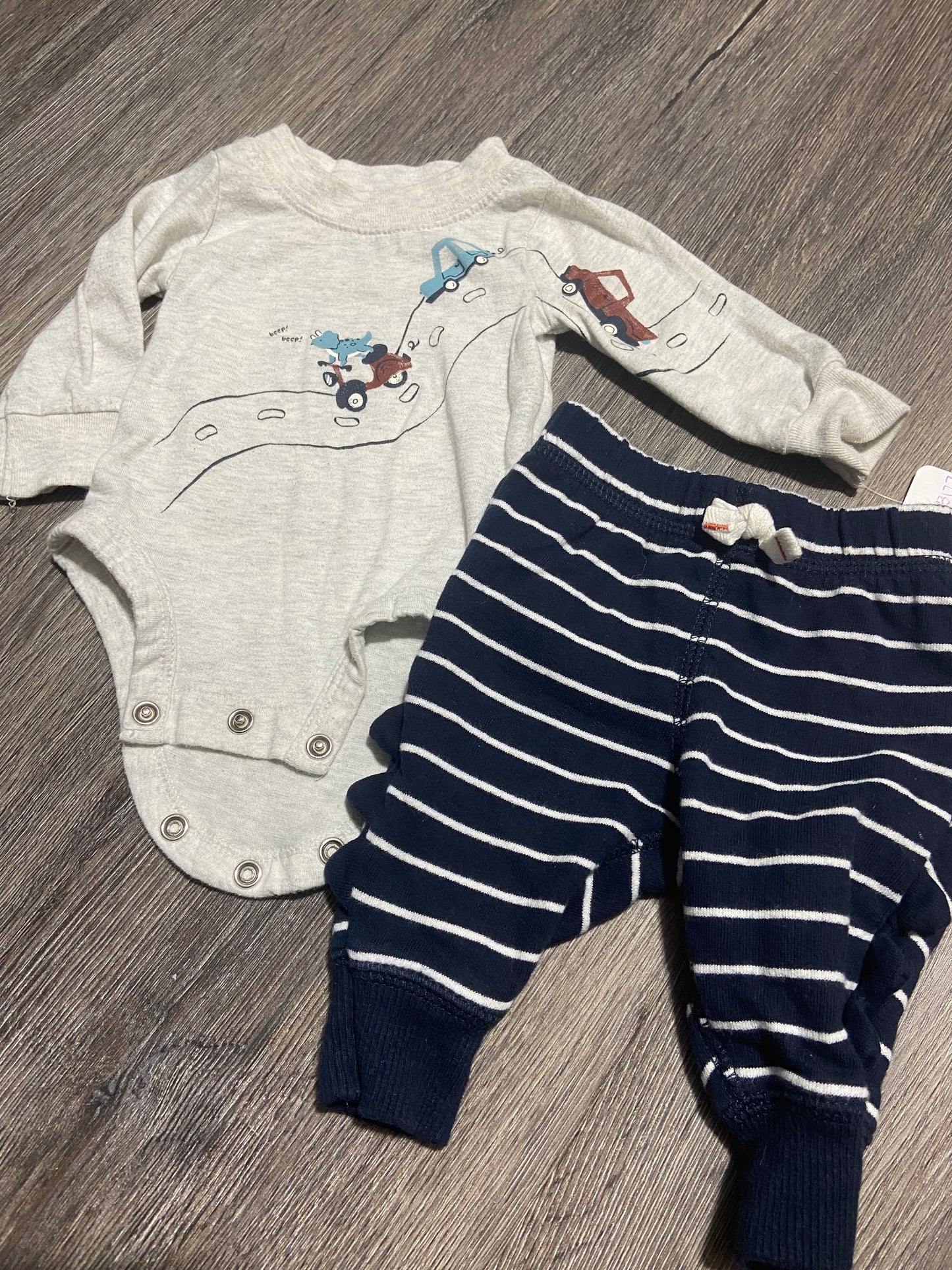 NB “Carter’s” Set