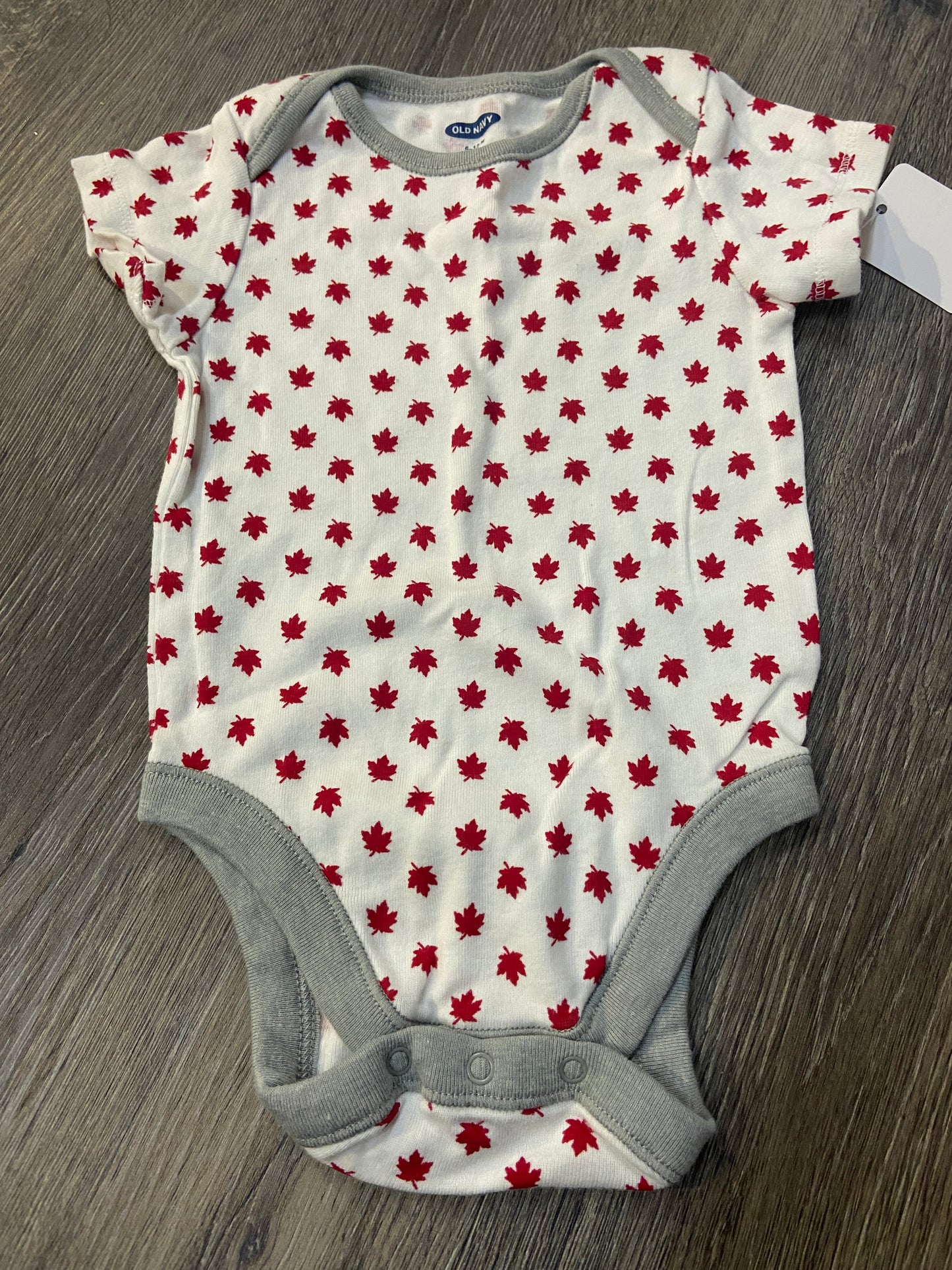 6-12 M “Old Navy” Onesie *LIKE NEW*