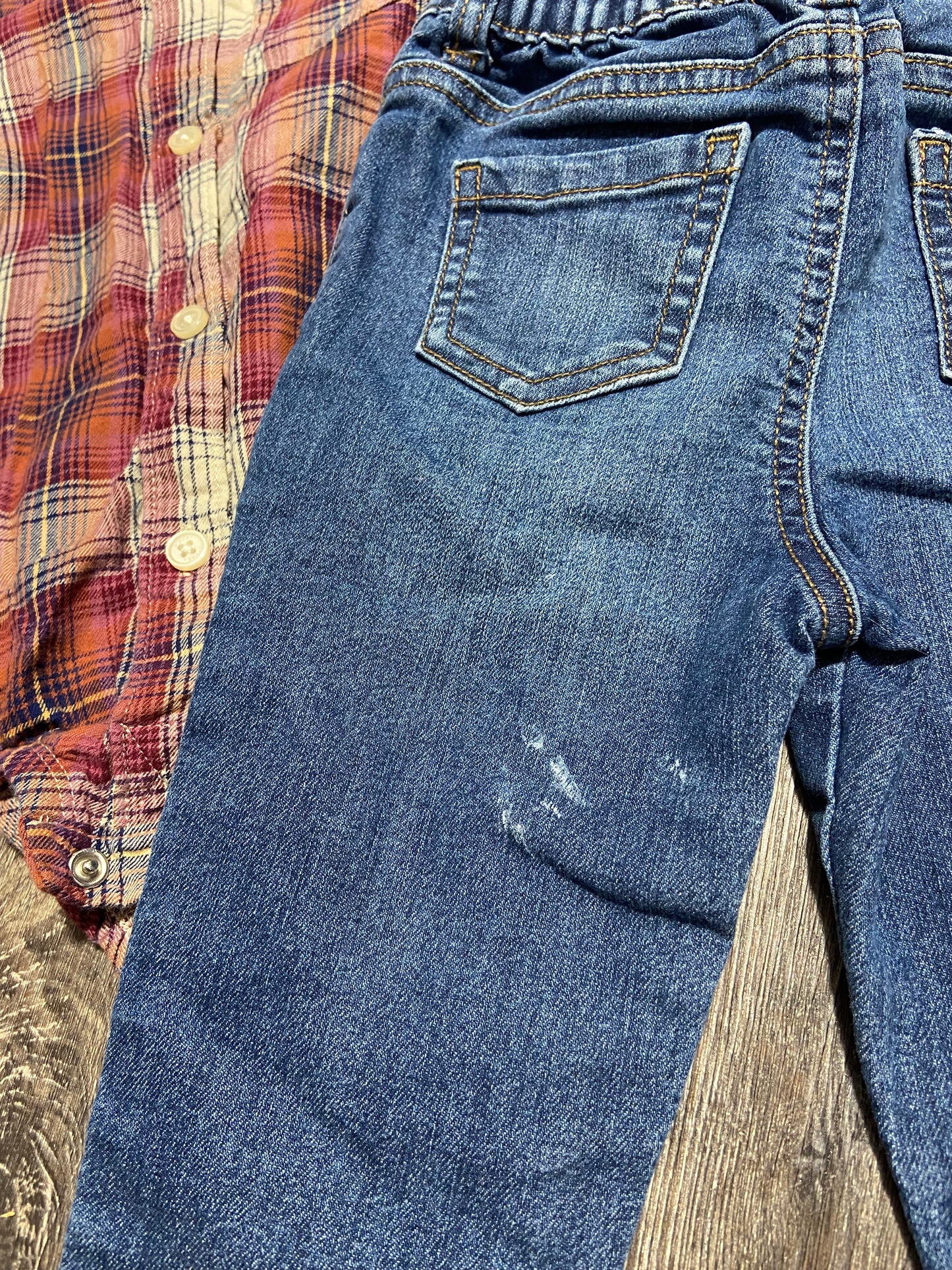 18 M “Osh Kosh” Outfit *See second photo*
