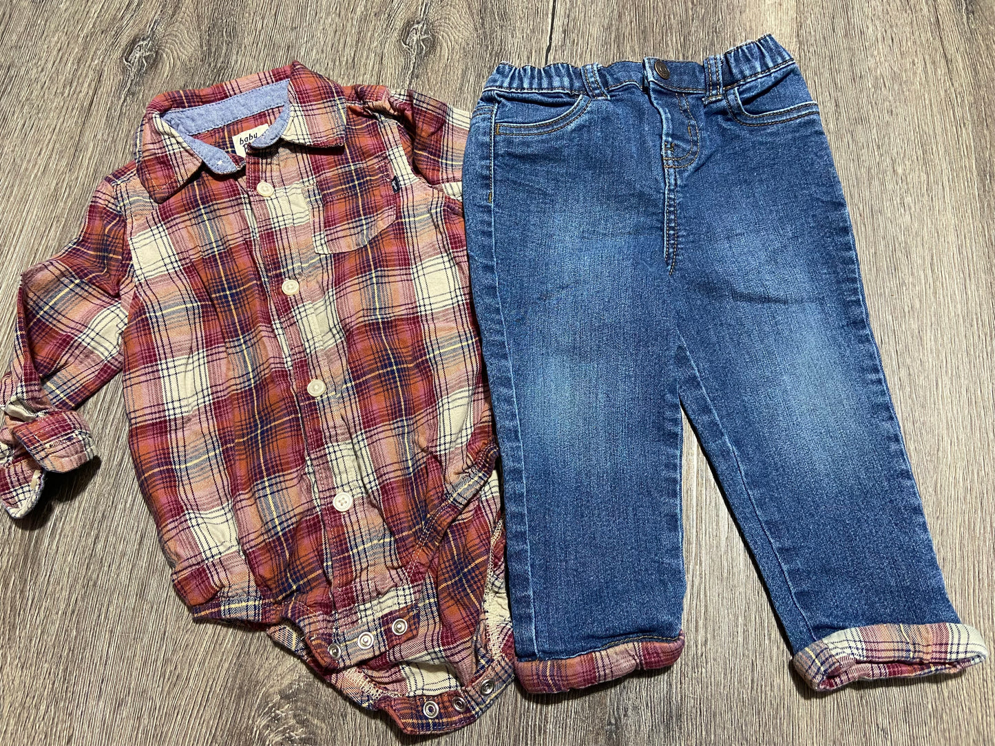18 M “Osh Kosh” Outfit *See second photo*
