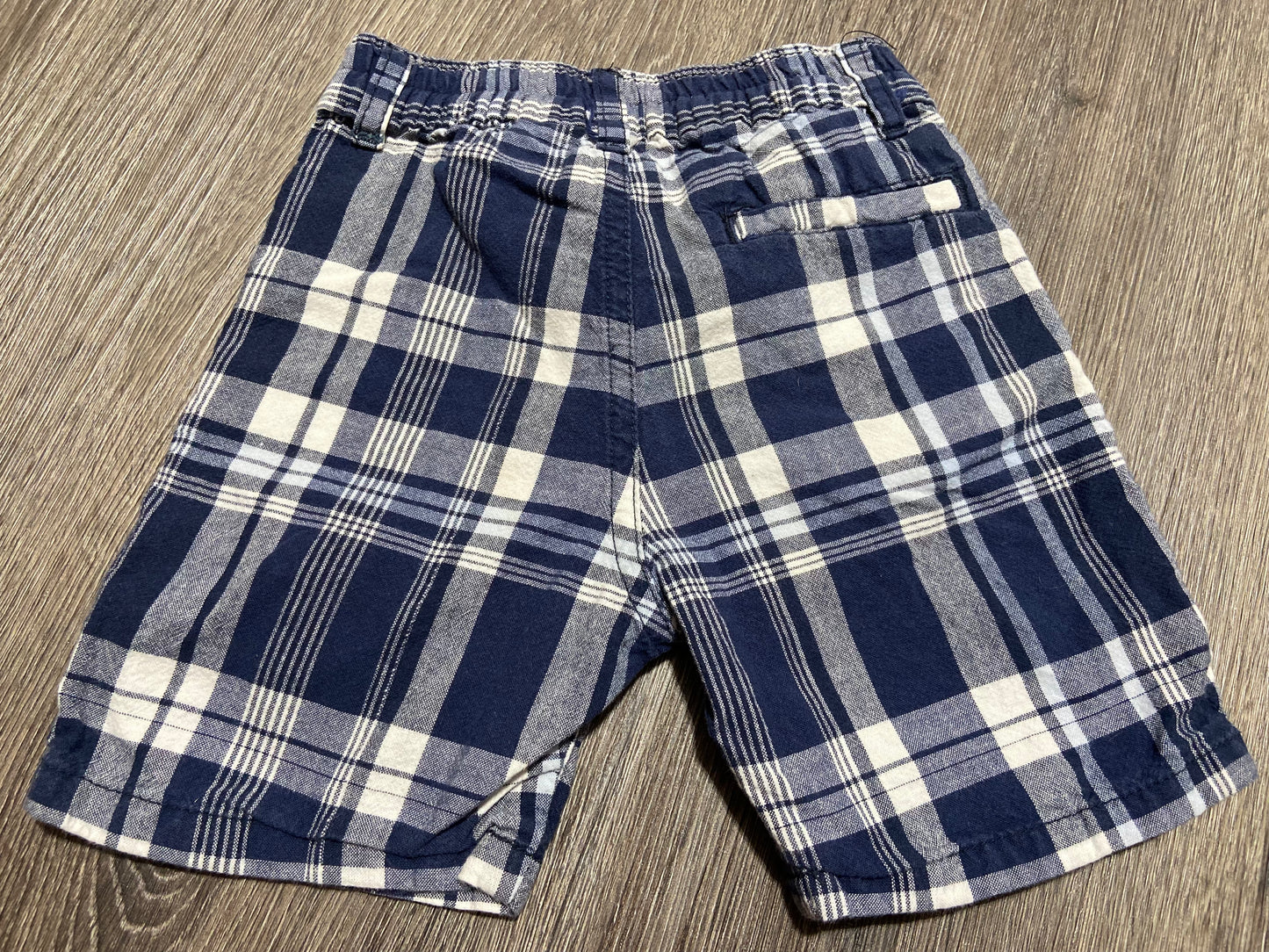 18 M “Nautica” shorts