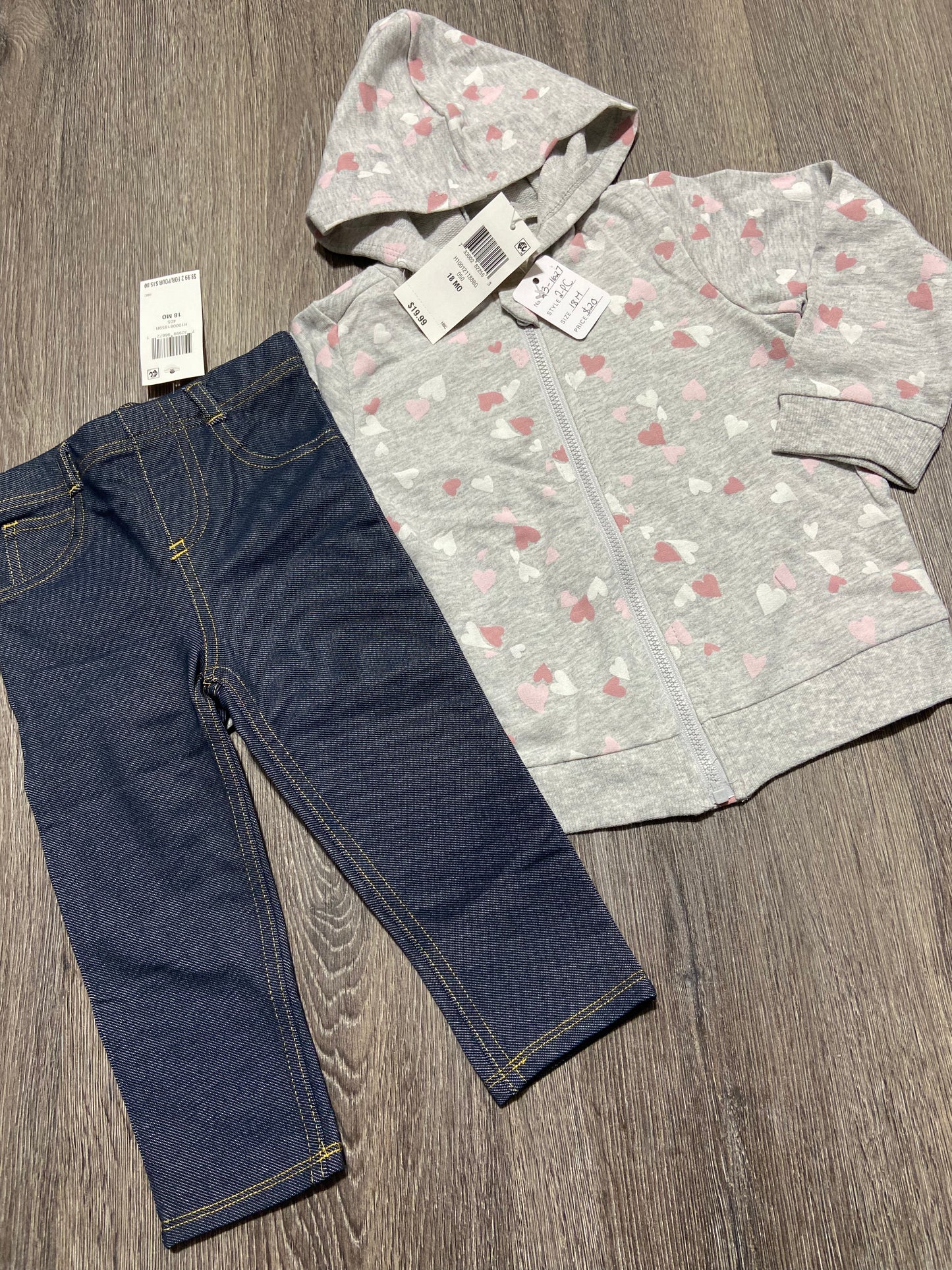 18 M “First Impressions” Outfit *NWT*