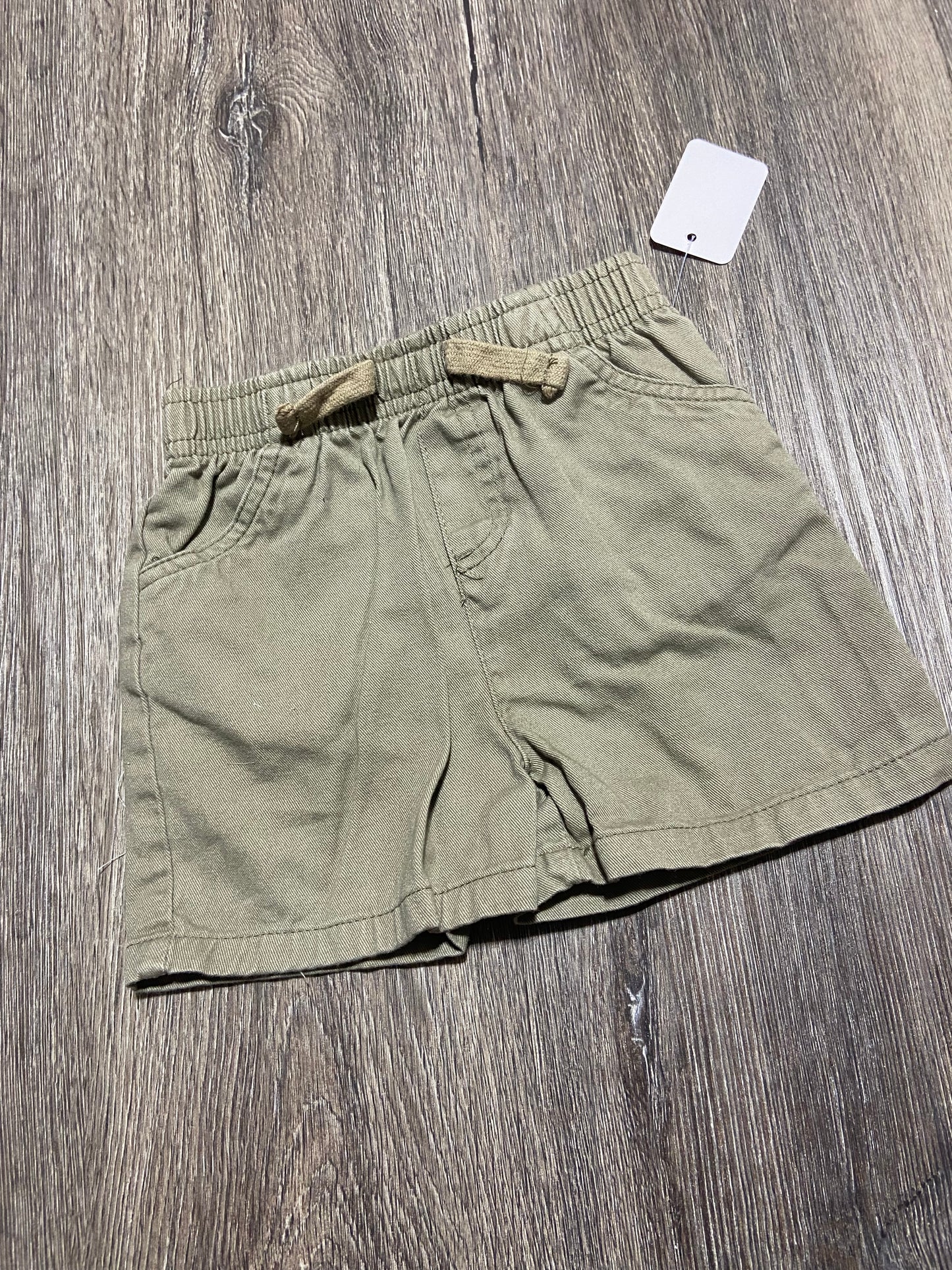 18 M Shorts