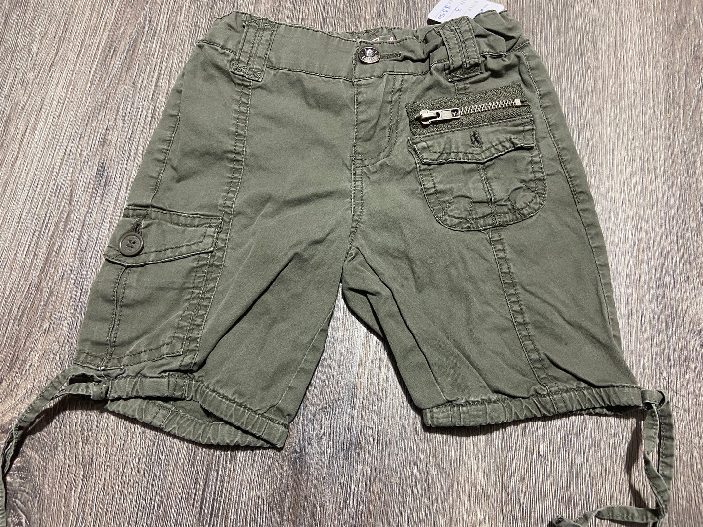 3 “Suko Girl” Bermuda Shorts