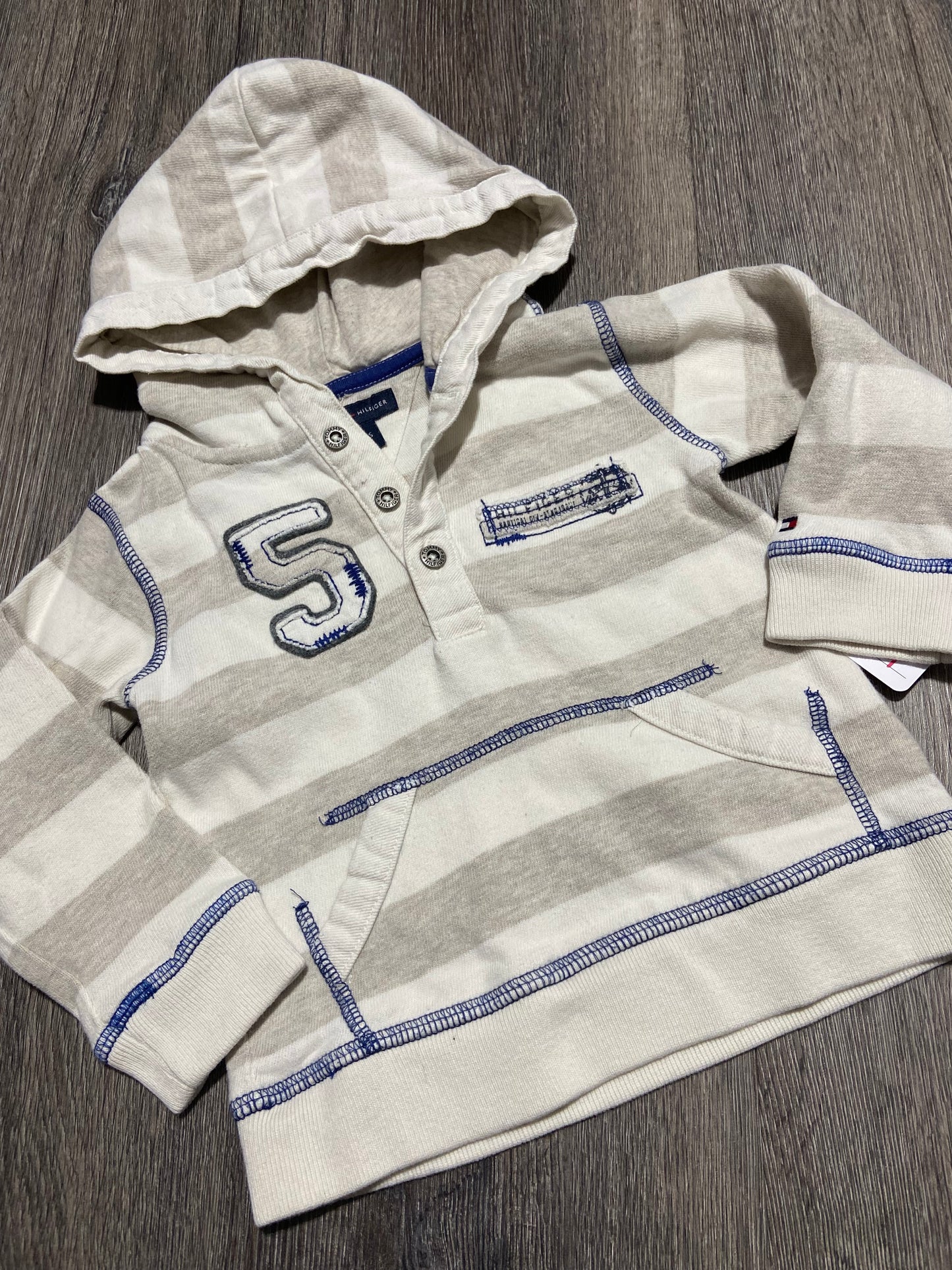 18 M “Tommy Hilfiger” Hoodie