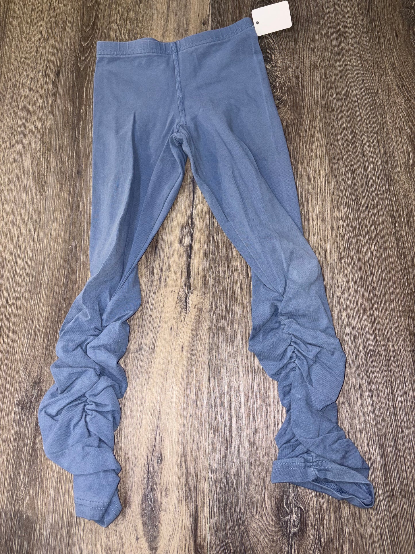 7 “Peekaboo Beans” Leggings