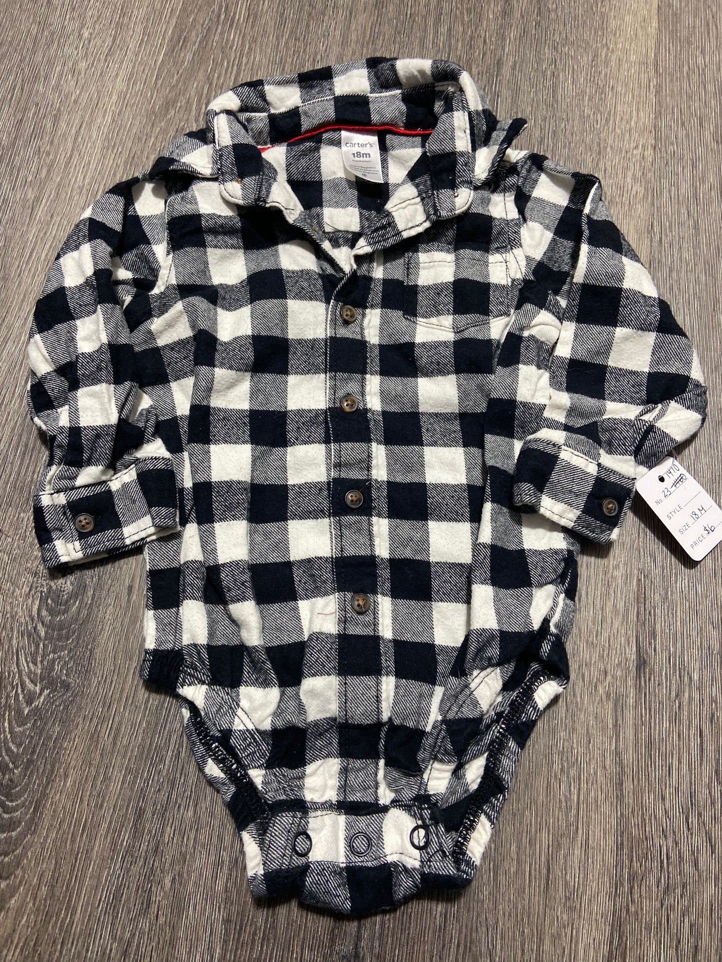 18 M “Carter’s” Flannel Onesie *EUC*